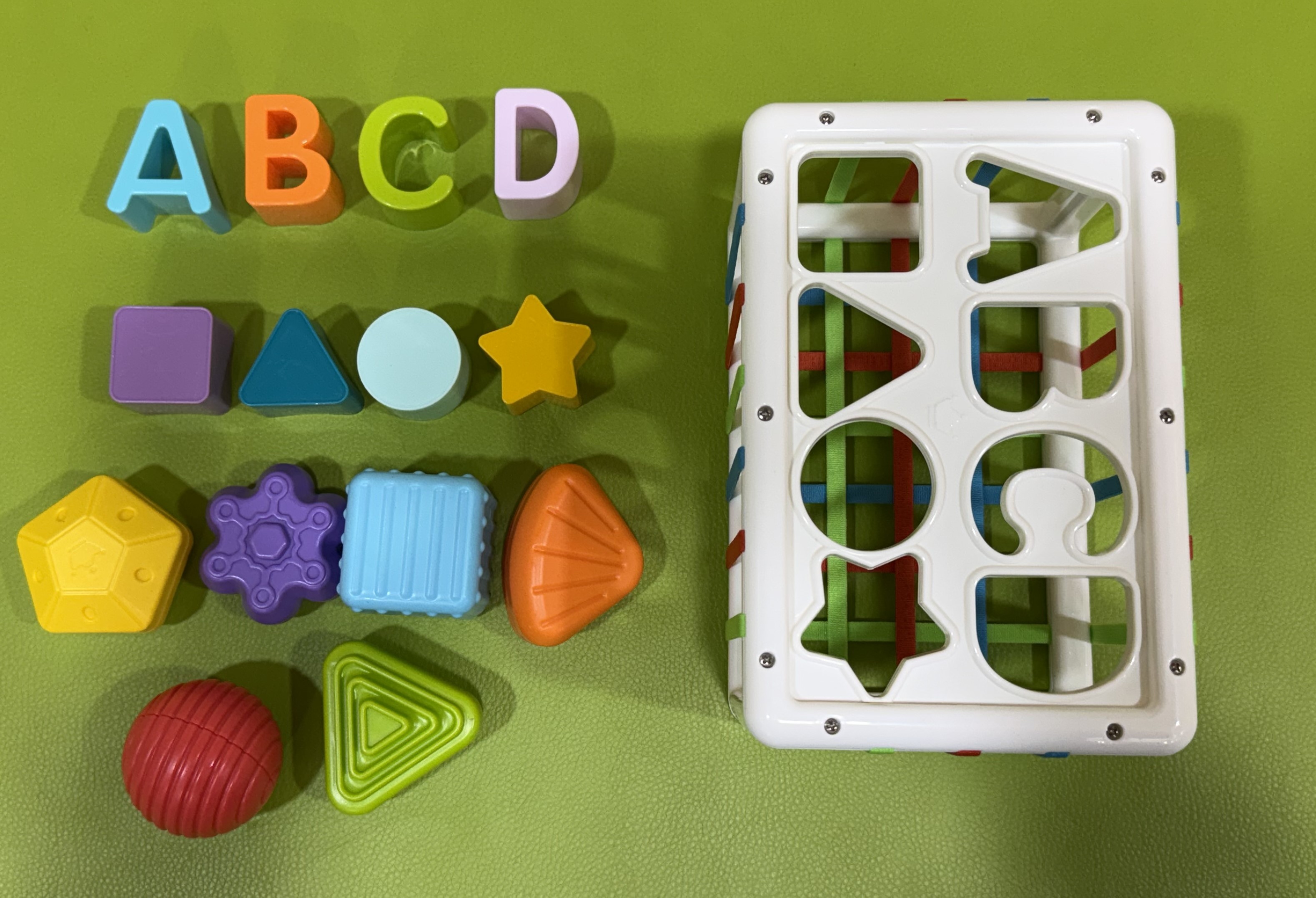  알파벳 도형 맞추기 큐브